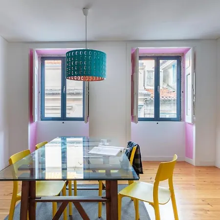 Plum Guide - Solar Fuchsia Apartment *